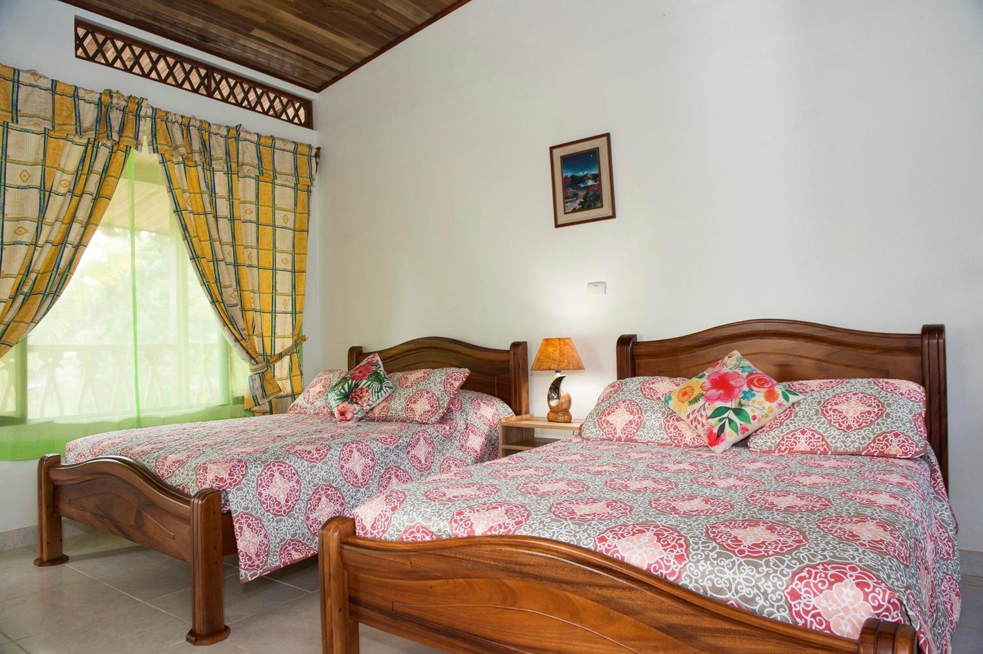 Hotel Sunshine Caribe Puerto Viejo de Talamanca Bagian luar foto