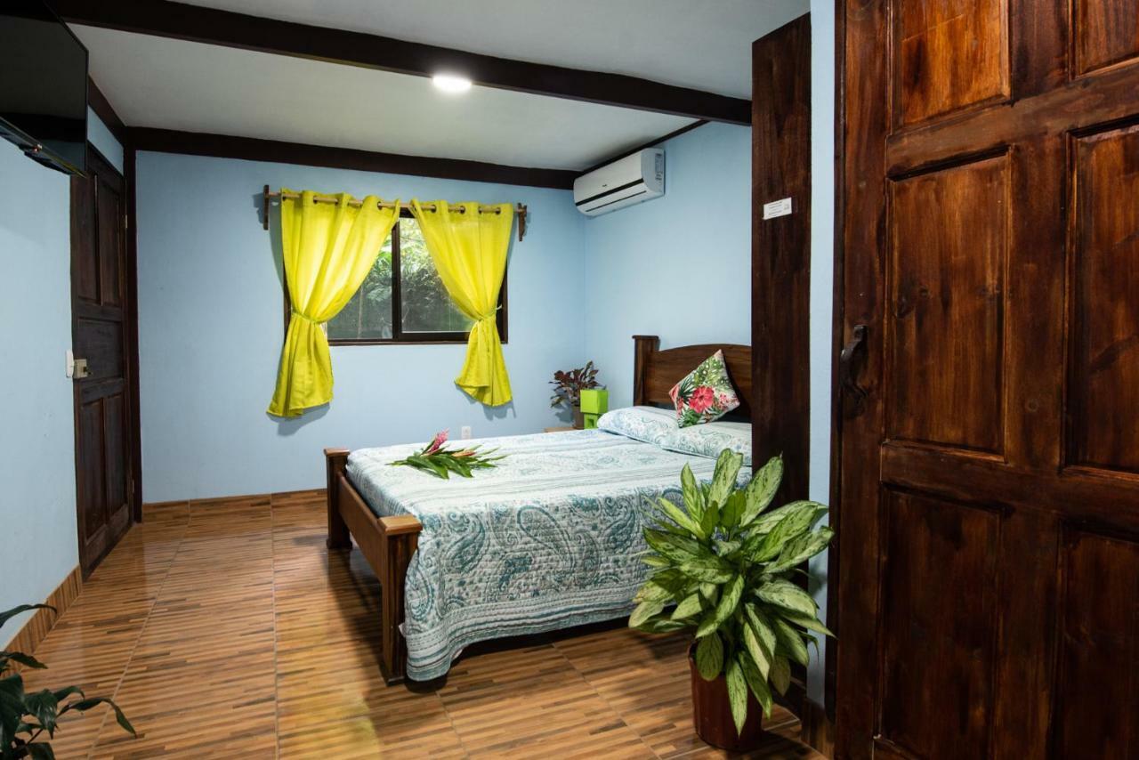 Hotel Sunshine Caribe Puerto Viejo de Talamanca Bagian luar foto