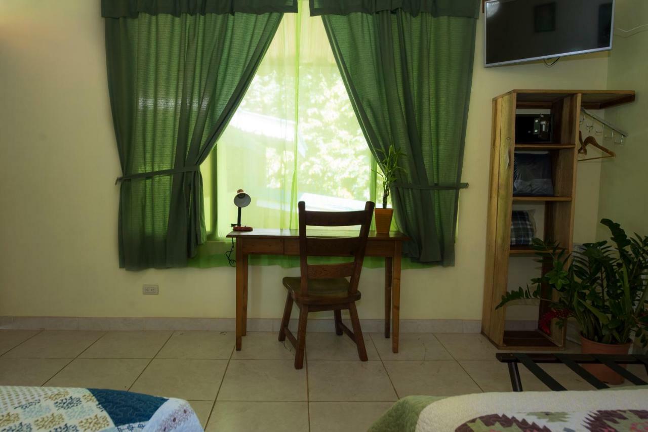Hotel Sunshine Caribe Puerto Viejo de Talamanca Bagian luar foto